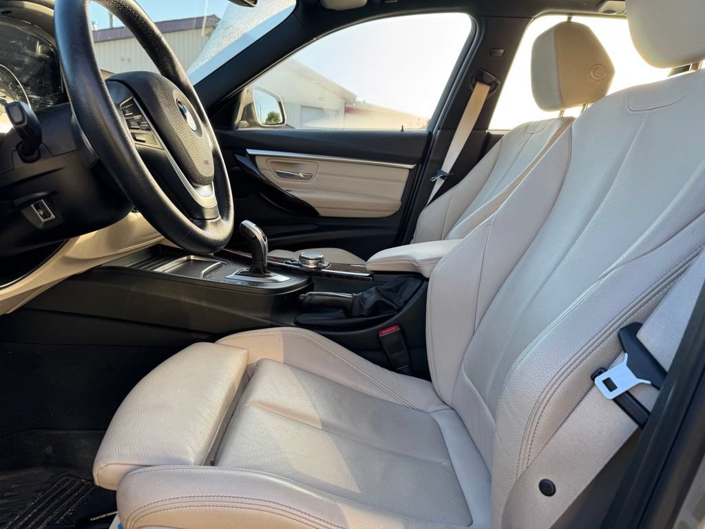 Used 2017 BMW 330i xDrive Wagon AWD/4WD image 4