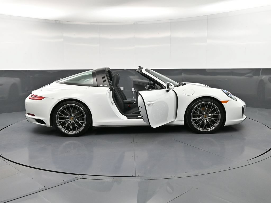 Certified 2019 Porsche 911 Targa 4 AWD/4WD image 35