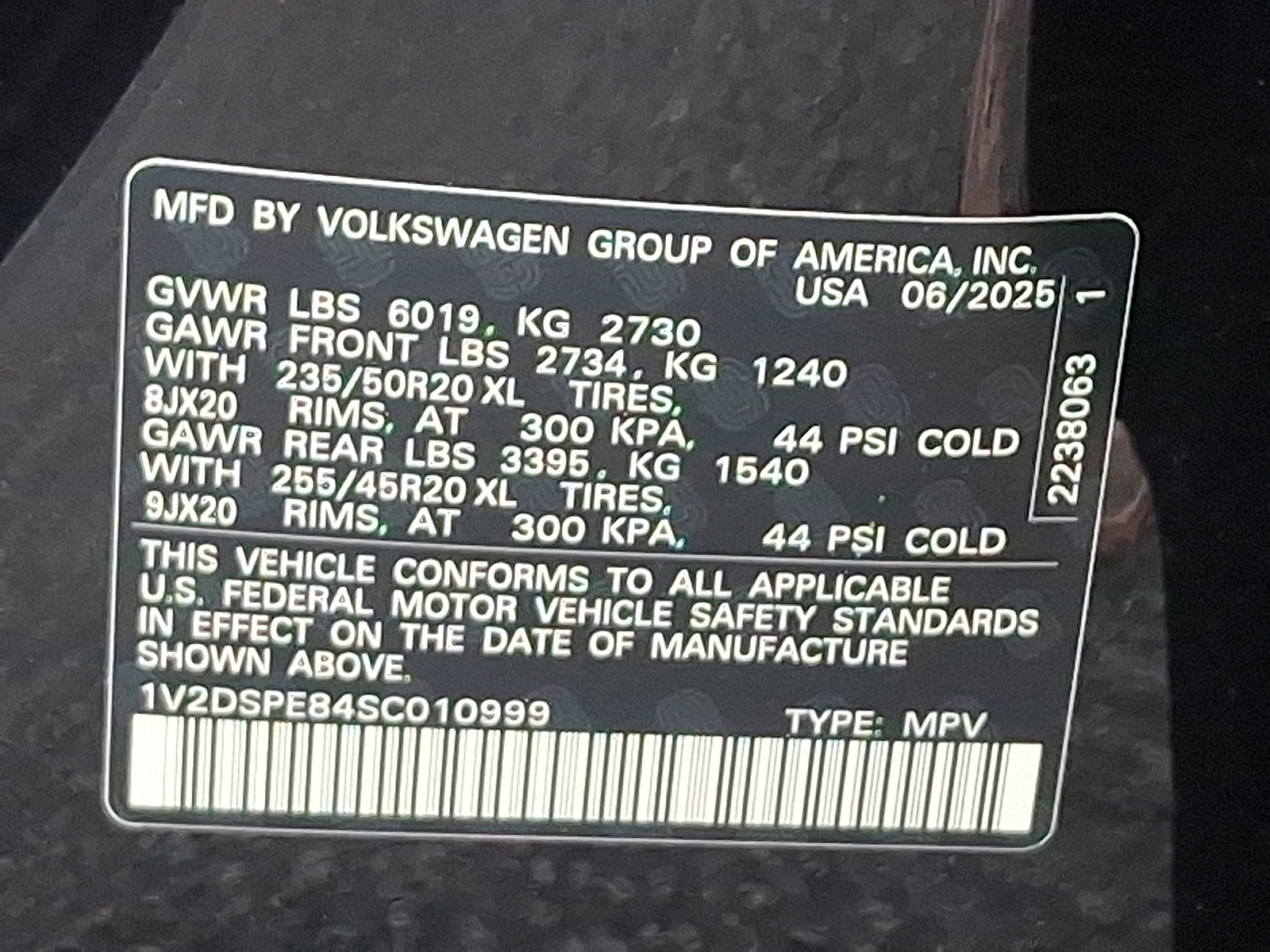 New 2025 Volkswagen ID.4 Pro image 18