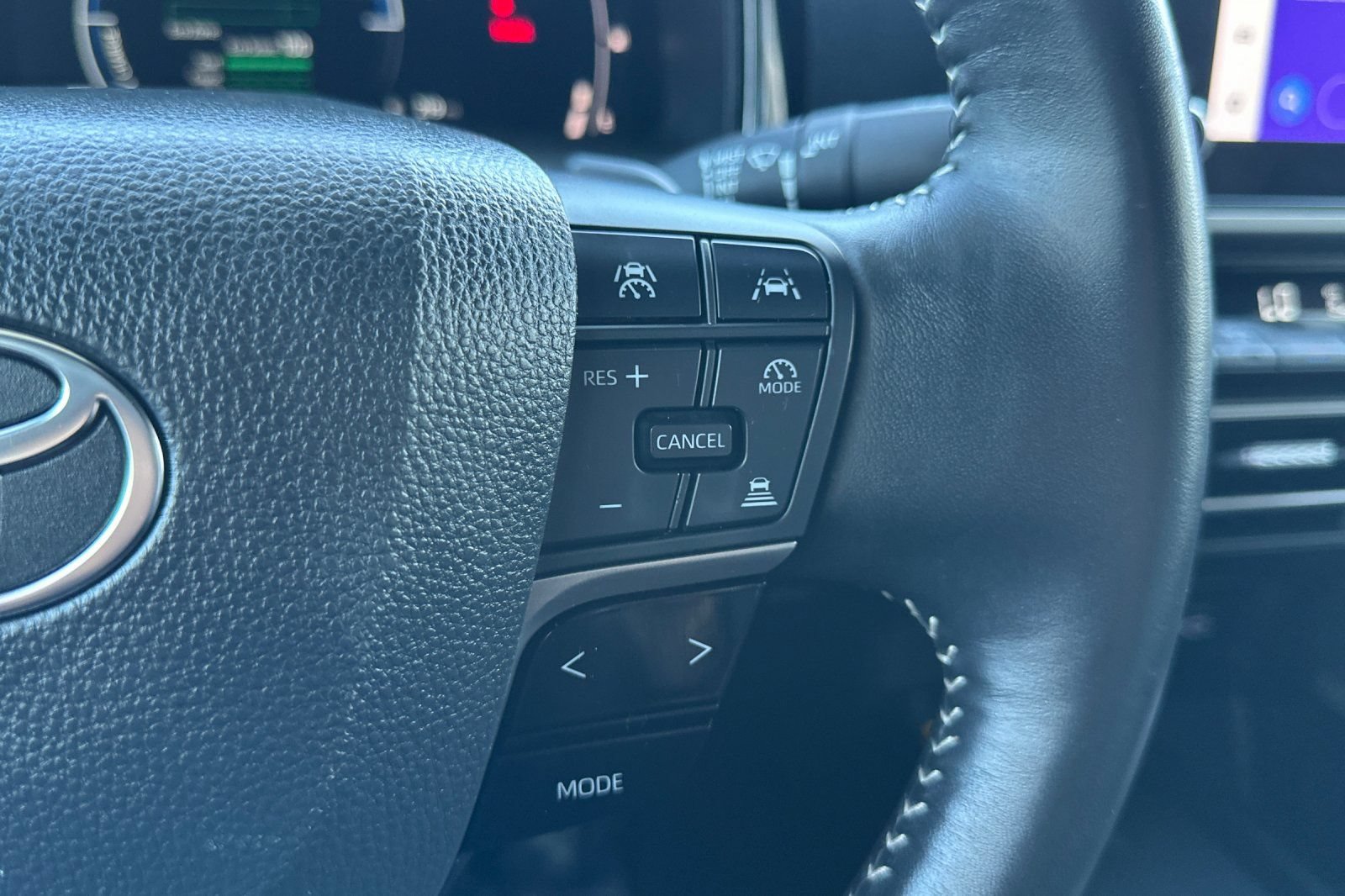 Certified 2025 Toyota Camry SE FWD image 25