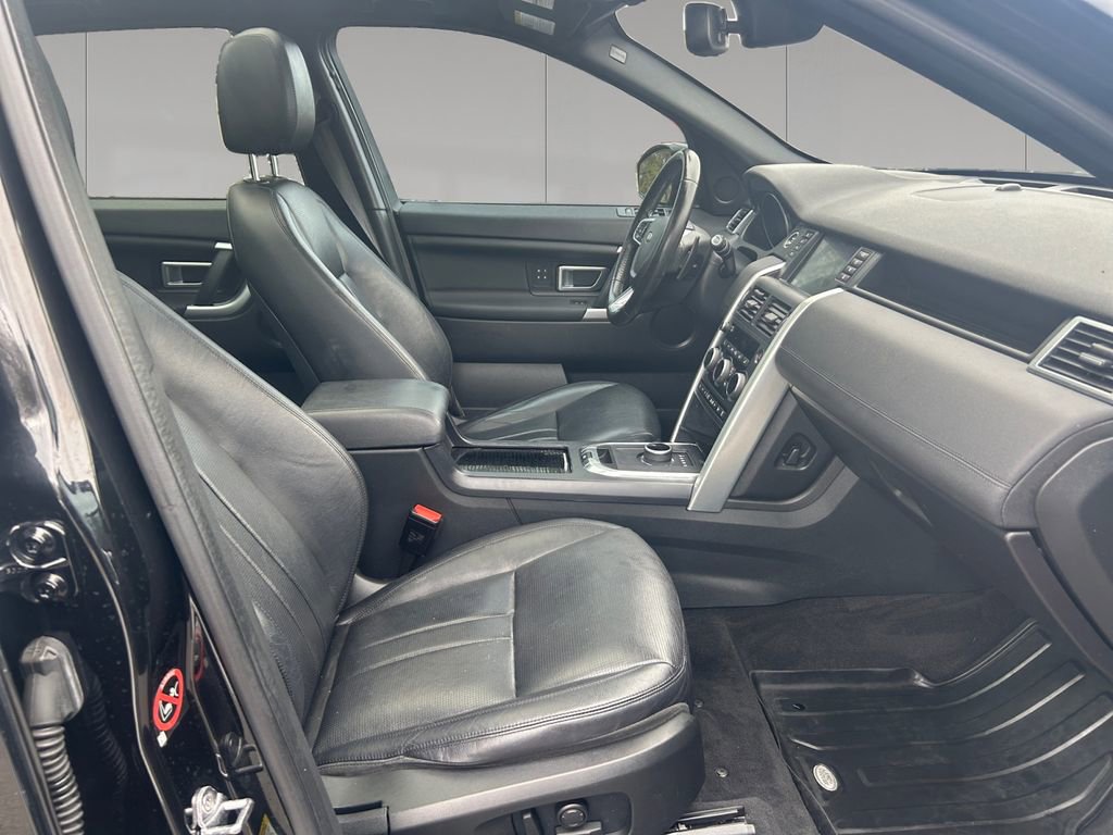 Used 2018 Land Rover Discovery Sport HSE image 17