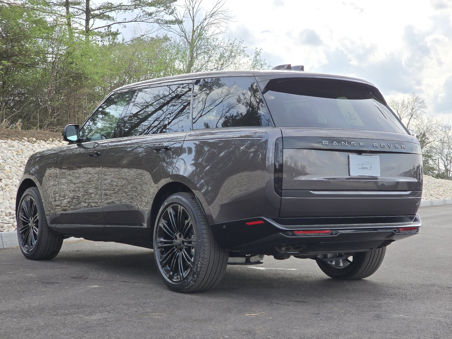 New 2026 Land Rover Range Rover Long Wheelbase SE image 22