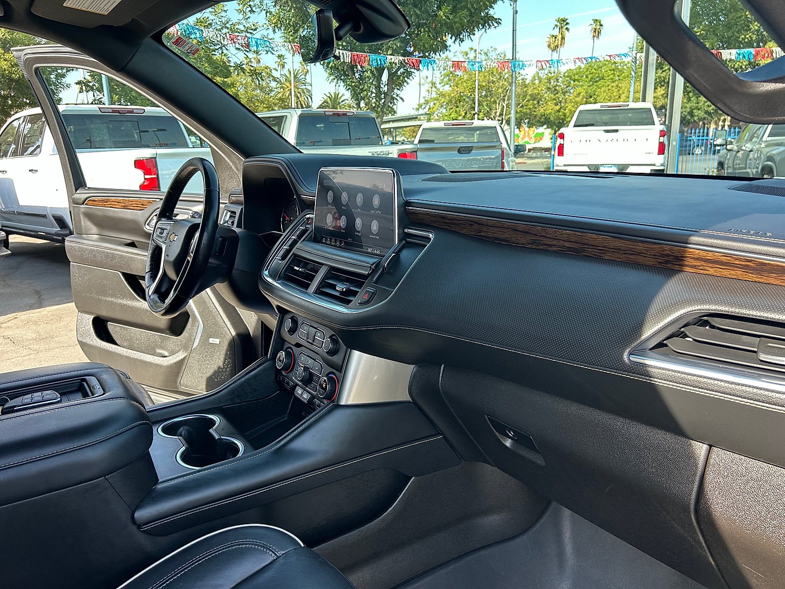 Used 2021 Chevrolet Tahoe Premier w/ Premium Package RWD image 40