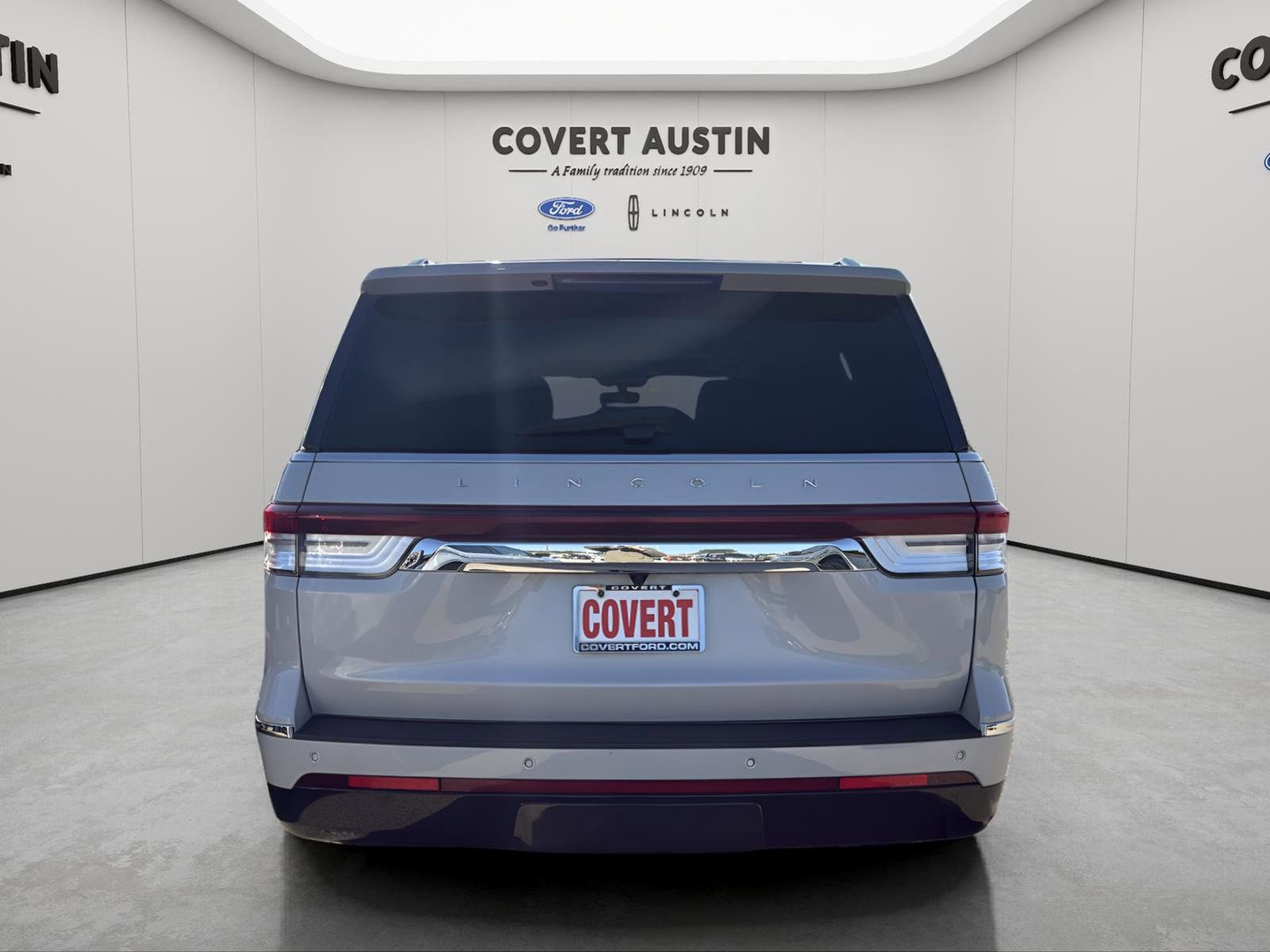 Used 2023 Lincoln Navigator L Reserve image 4