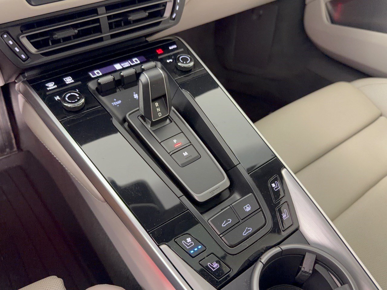 Certified 2021 Porsche 911 Turbo S AWD/4WD image 21