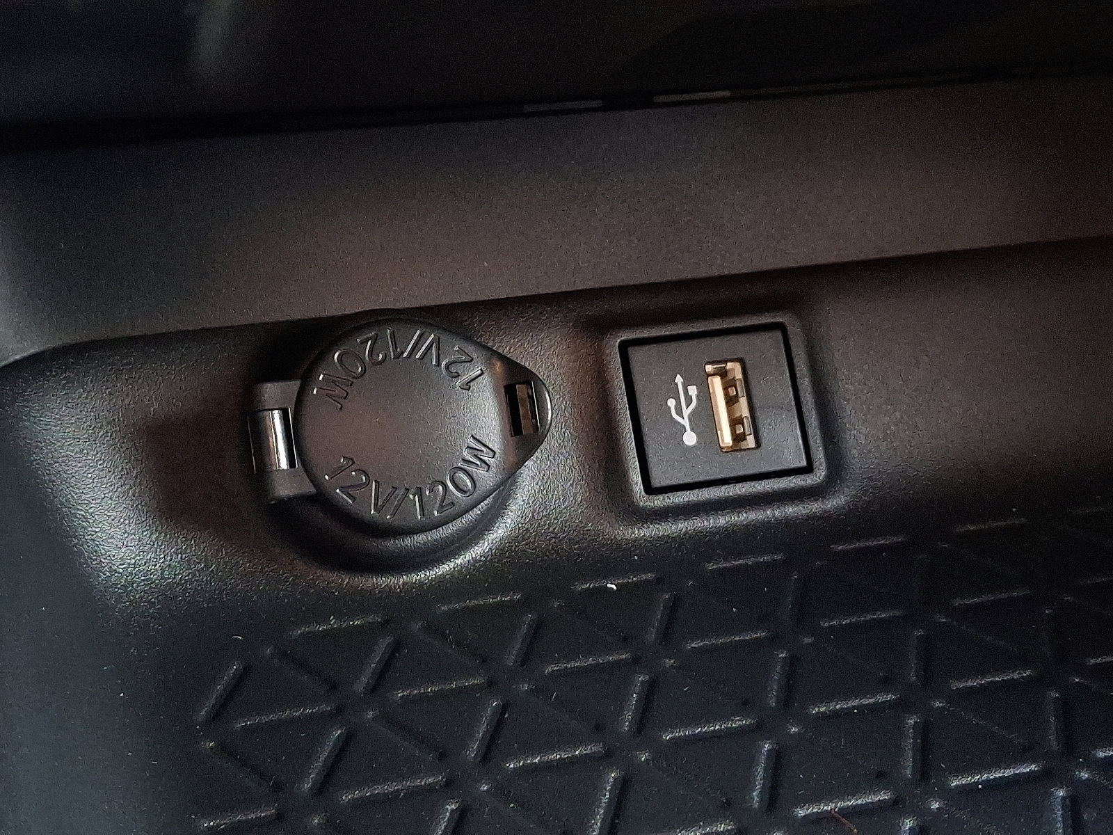 Certified 2025 Toyota RAV4 LE image 22