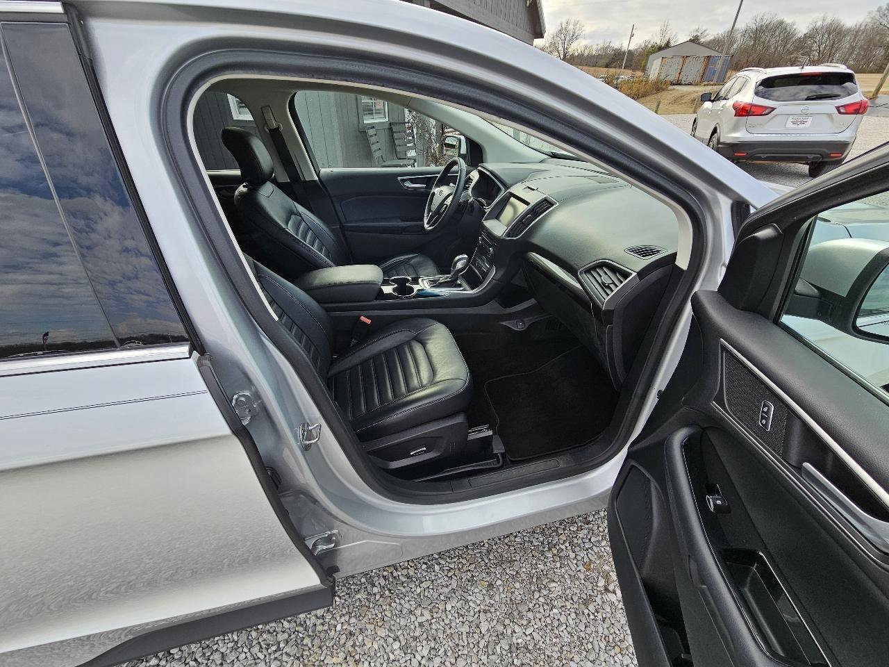 Used 2015 Ford Edge SEL w/ Equipment Group 201A image 31