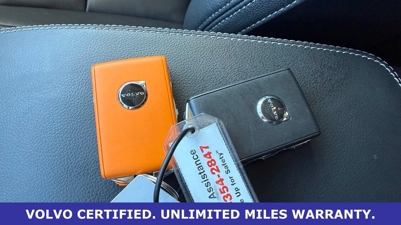 Certified 2025 Volvo XC40 B5 Plus AWD/4WD image 25