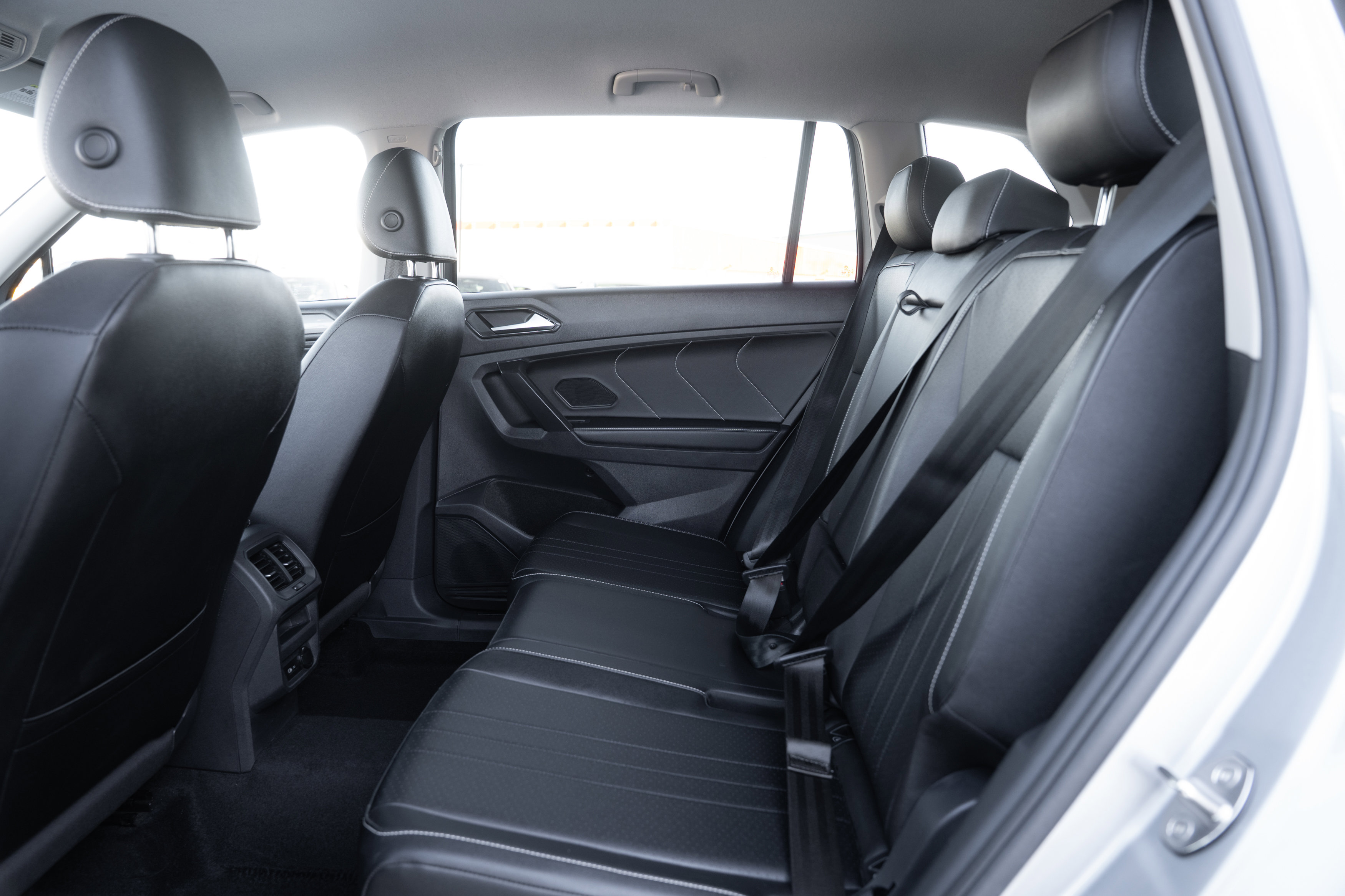 Used 2023 Volkswagen Tiguan SE image 21