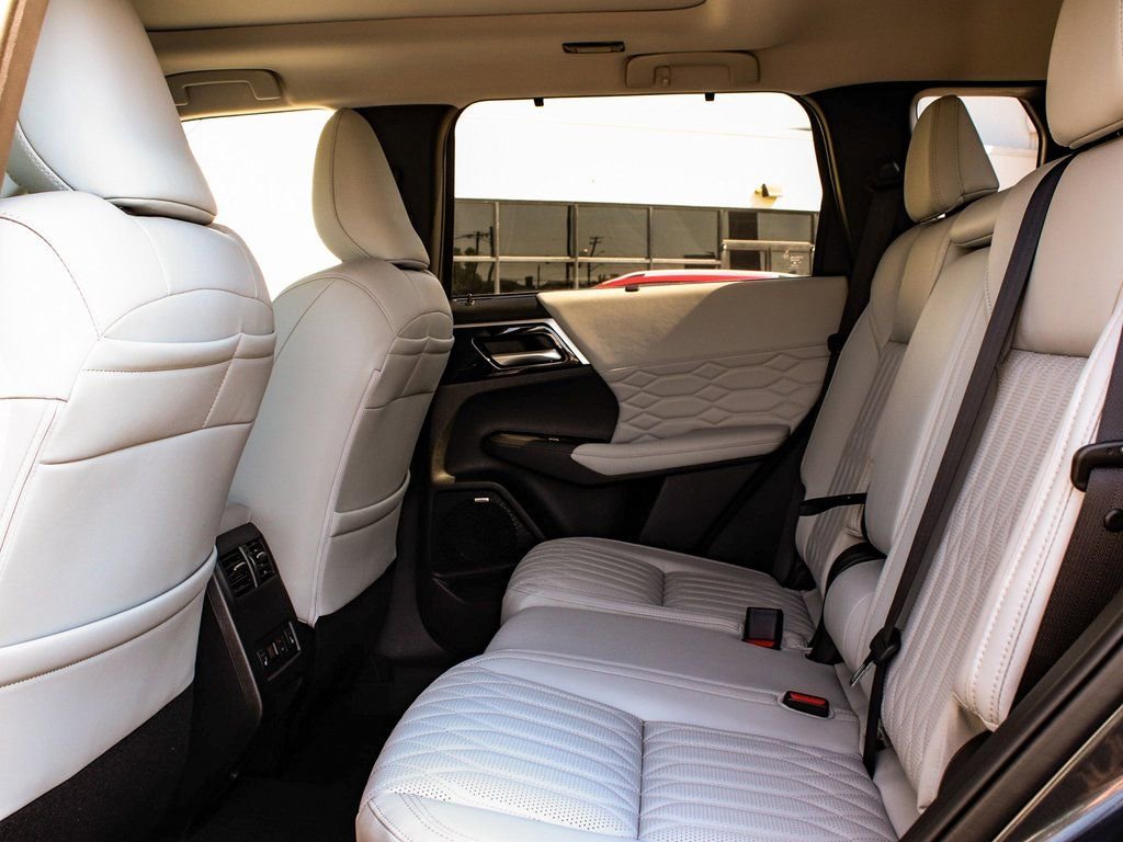 New 2025 Mitsubishi Outlander SEL AWD/4WD image 36