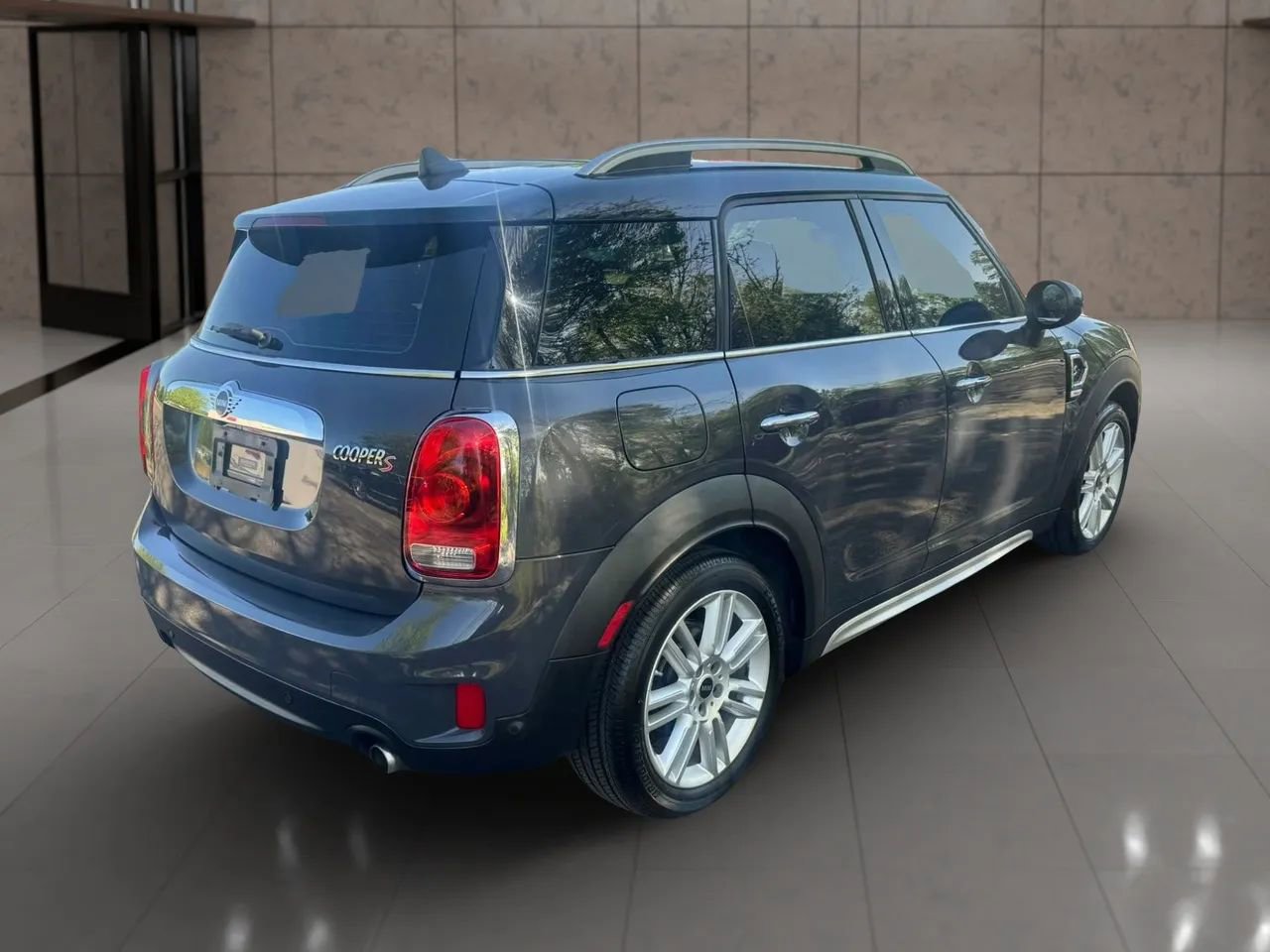 Used 2019 MINI Cooper Countryman S w/ Premium Package image 8