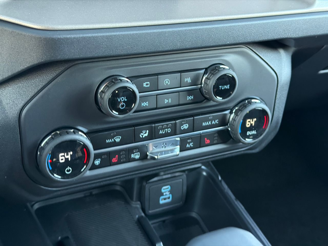 New 2025 Ford Bronco Outer Banks image 26