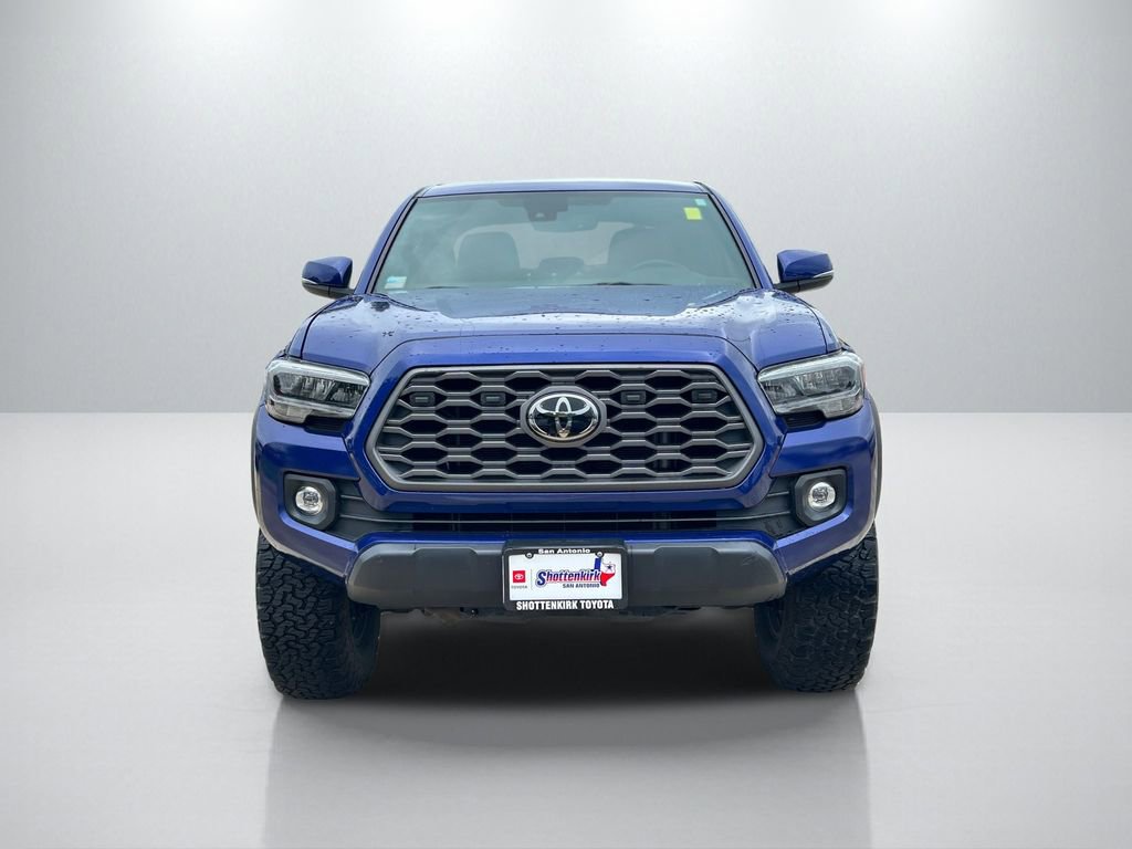 Certified 2022 Toyota Tacoma TRD Off-Road AWD/4WD image 2