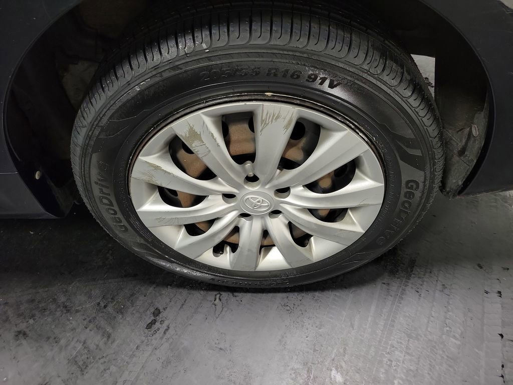 Used 2013 Toyota Corolla LE FWD image 10