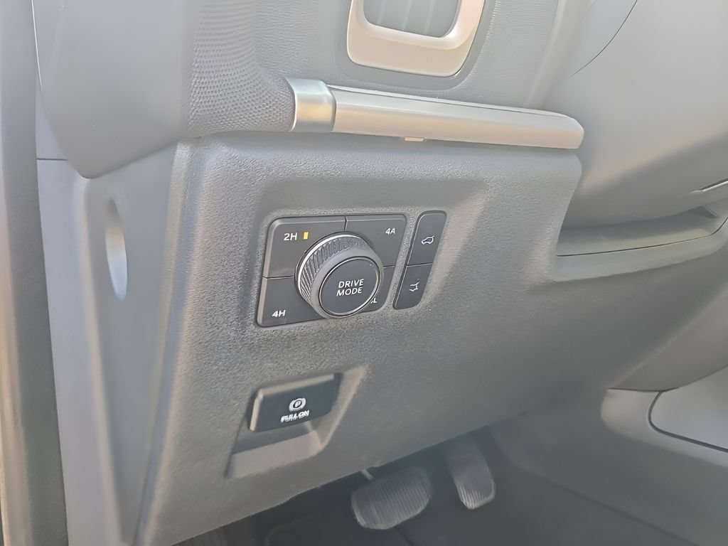 Used 2025 Ford Expedition Active AWD/4WD image 34