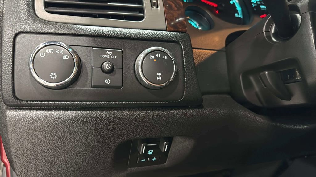 Used 2014 GMC Sierra 3500 Denali AWD/4WD image 32