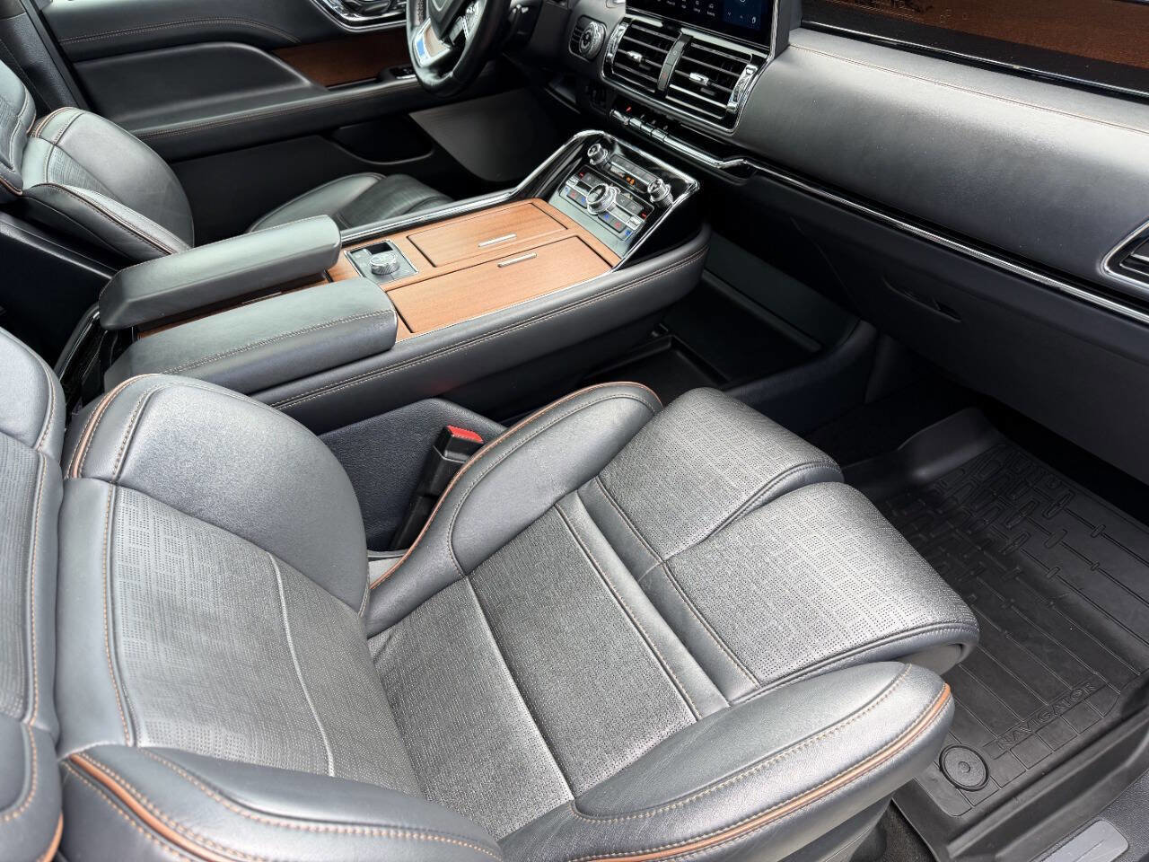 Used 2022 Lincoln Navigator L Black Label AWD/4WD image 30