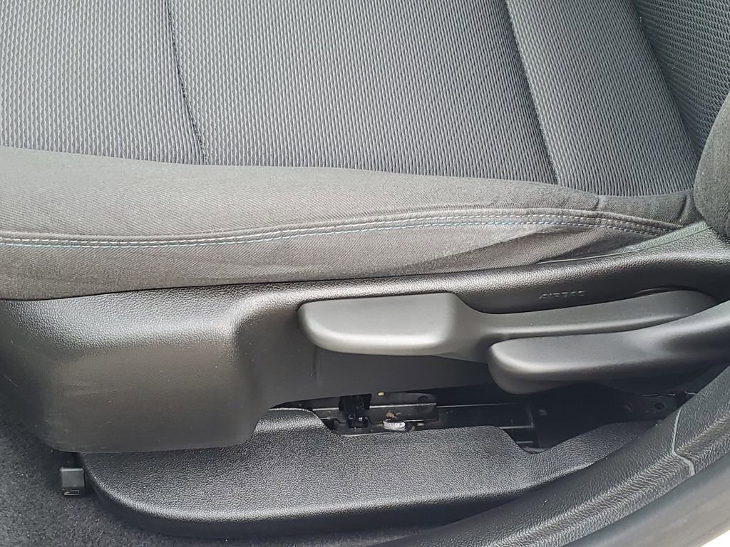 Used 2019 Chevrolet Cruze LT FWD image 6