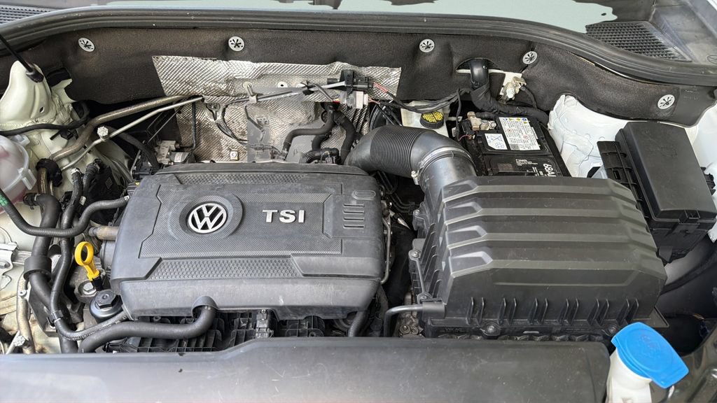 Used 2021 Volkswagen Atlas Cross Sport SE AWD/4WD image 30