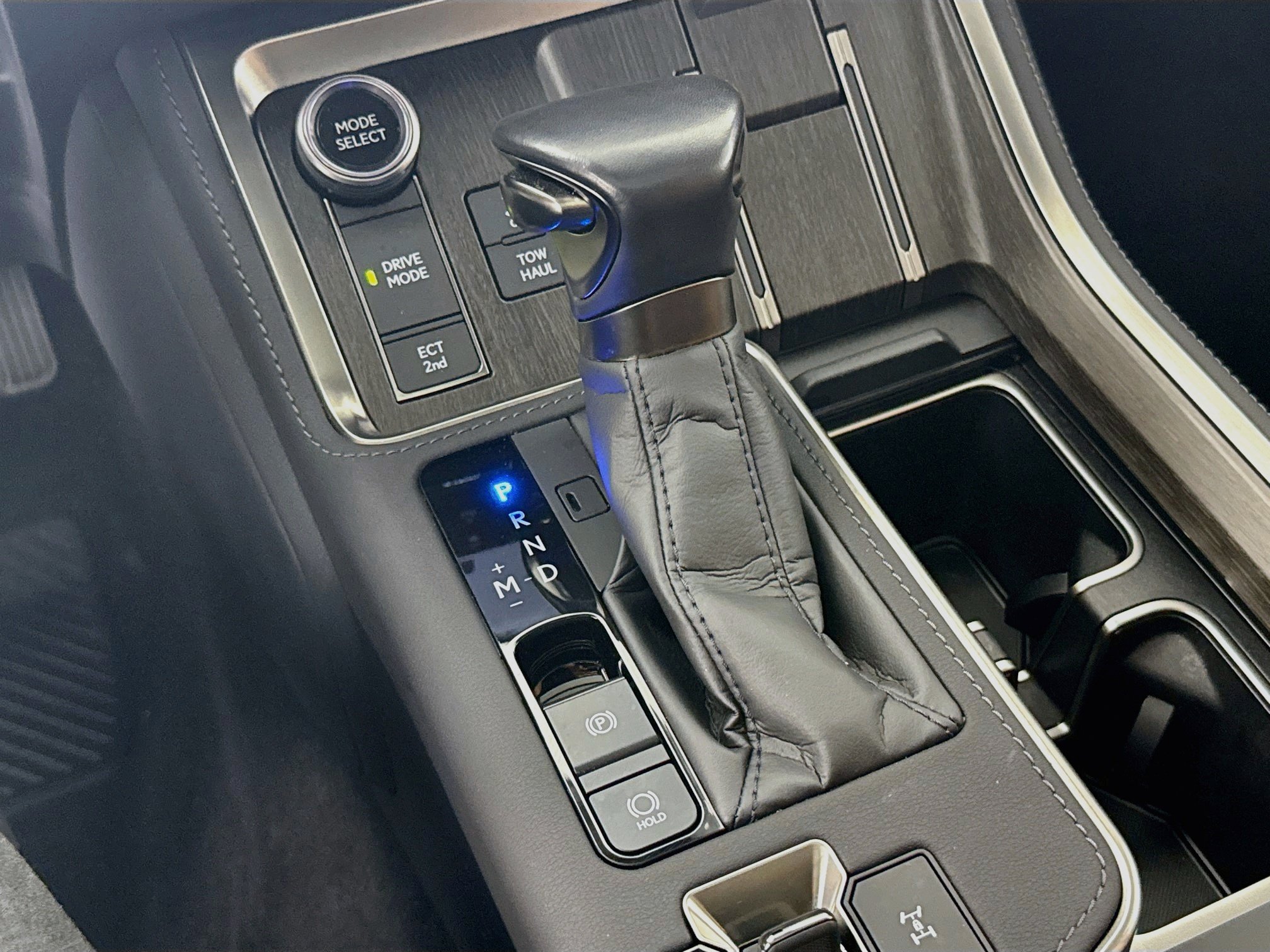 Used 2025 Lexus GX 550 w/ Accessory Package (31) AWD/4WD image 19