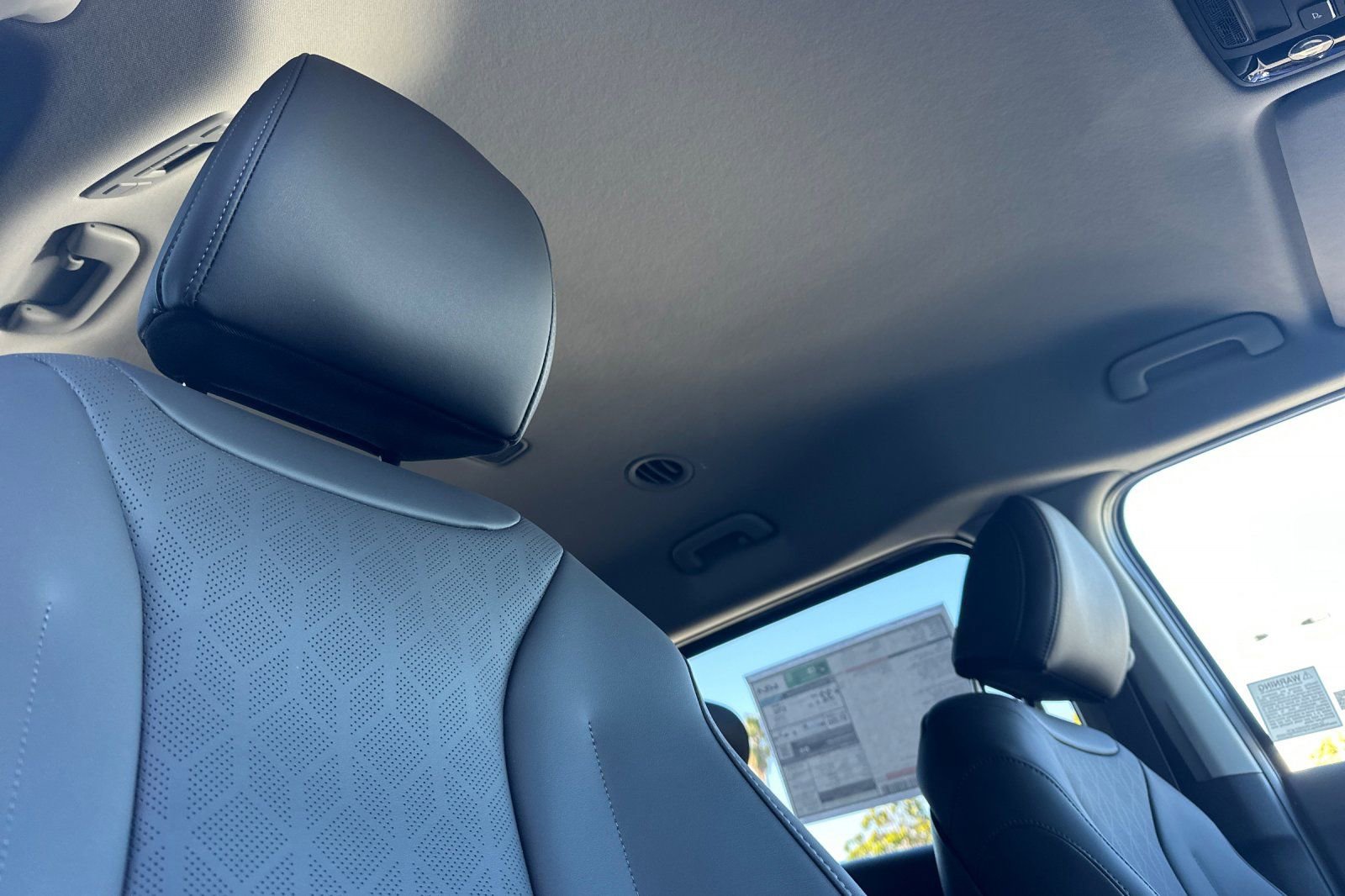 New 2026 Kia Carnival LXS image 18