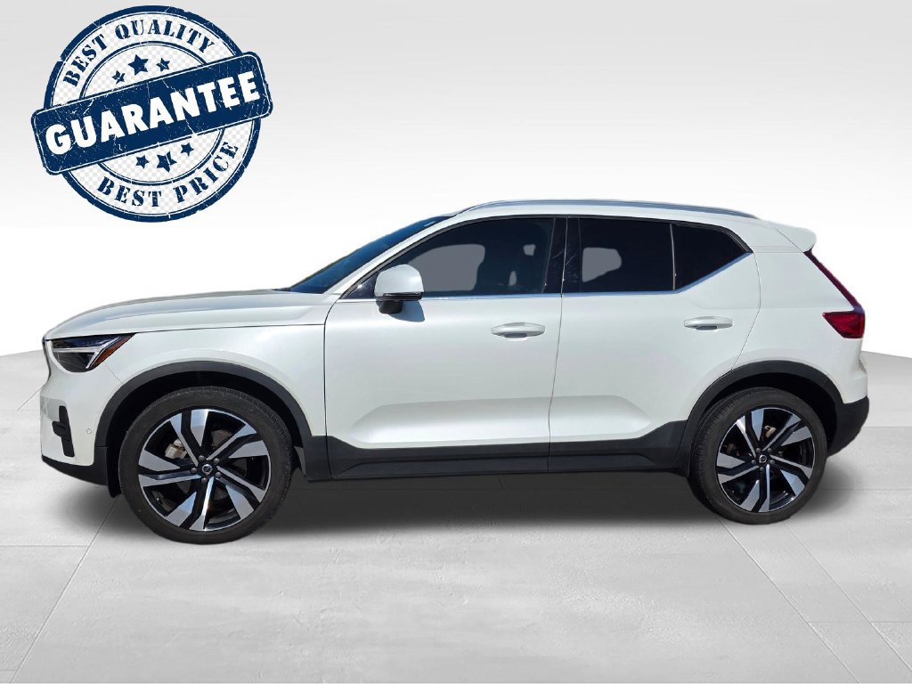 Used 2024 Volvo XC40 B5 Plus w/ Protection Package Premier AWD/4WD image 3