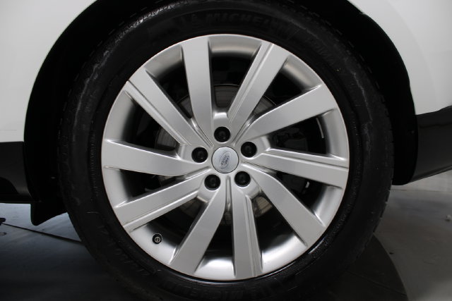 Used 2024 Land Rover Range Rover Long Wheelbase SE AWD/4WD image 35