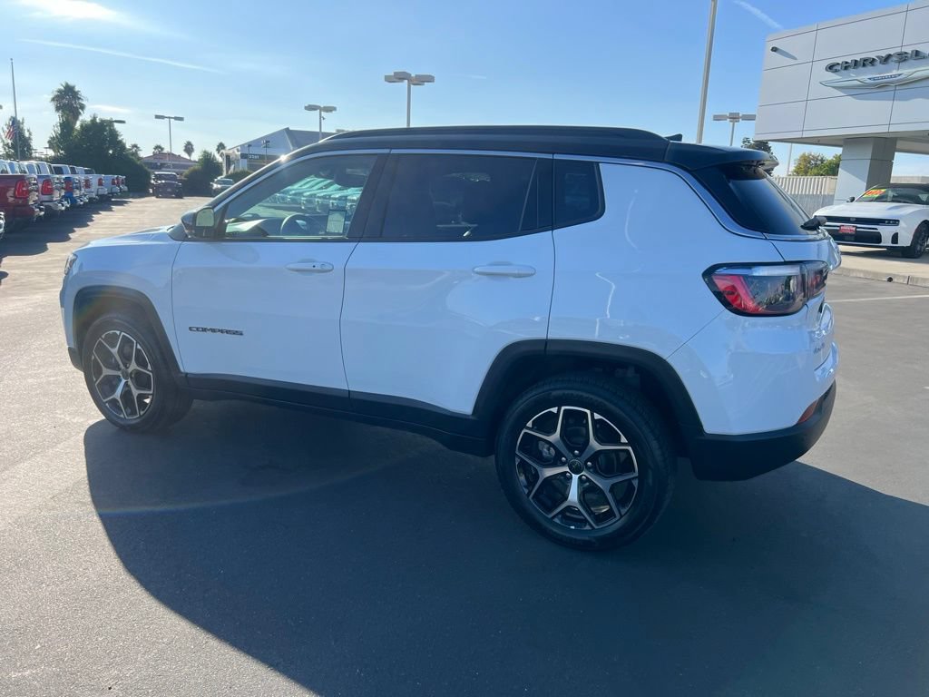 Used 2025 Jeep Compass Limited AWD/4WD image 15