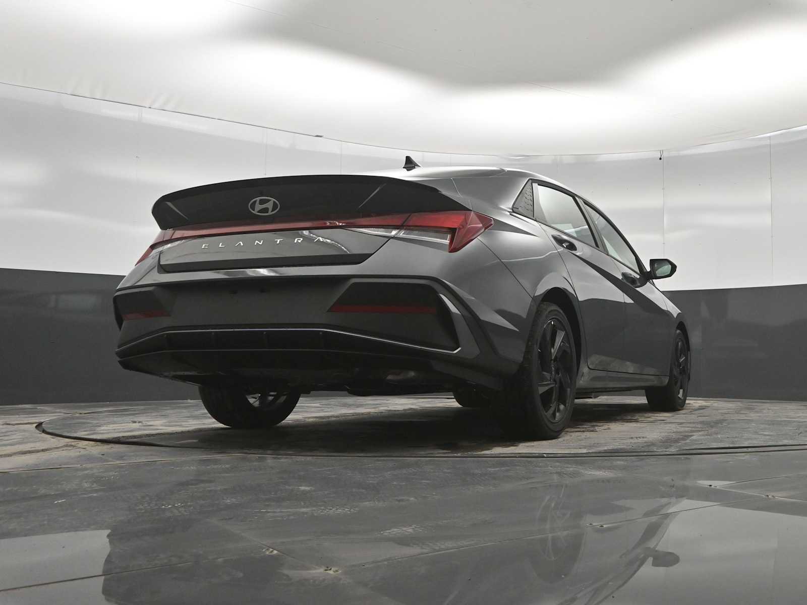 New 2026 Hyundai Elantra SEL Sport FWD image 36