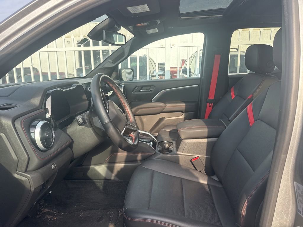 Used 2023 Chevrolet Colorado Z71 w/ Z71 Convenience Package 2 AWD/4WD image 10