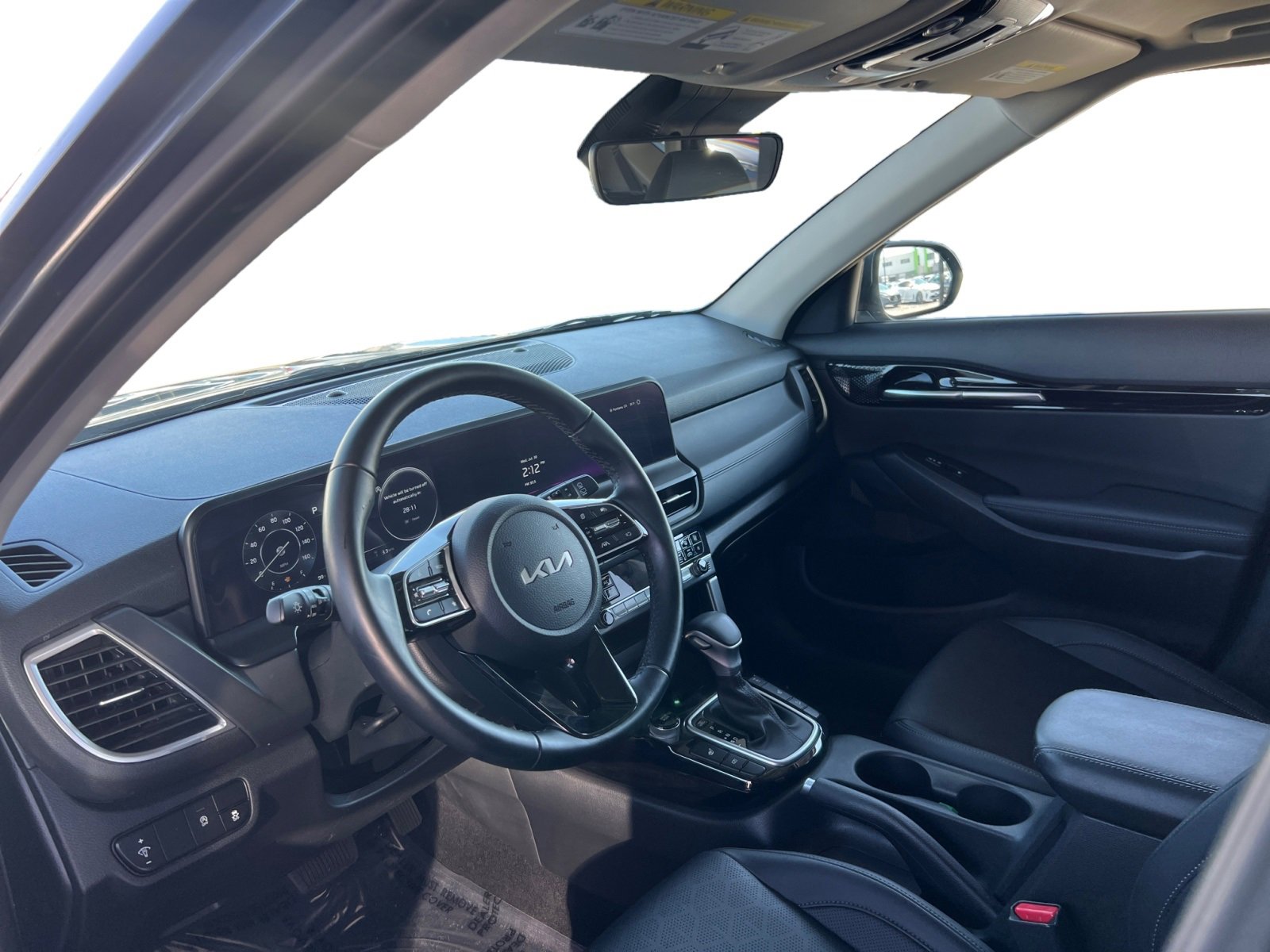 Used 2024 Kia Seltos EX image 9