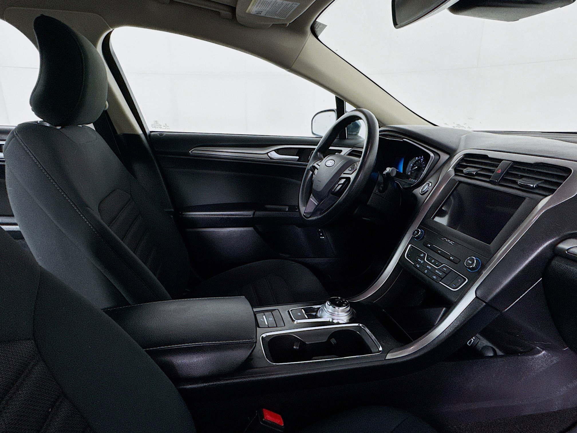 Used 2019 Ford Fusion SE FWD image 28