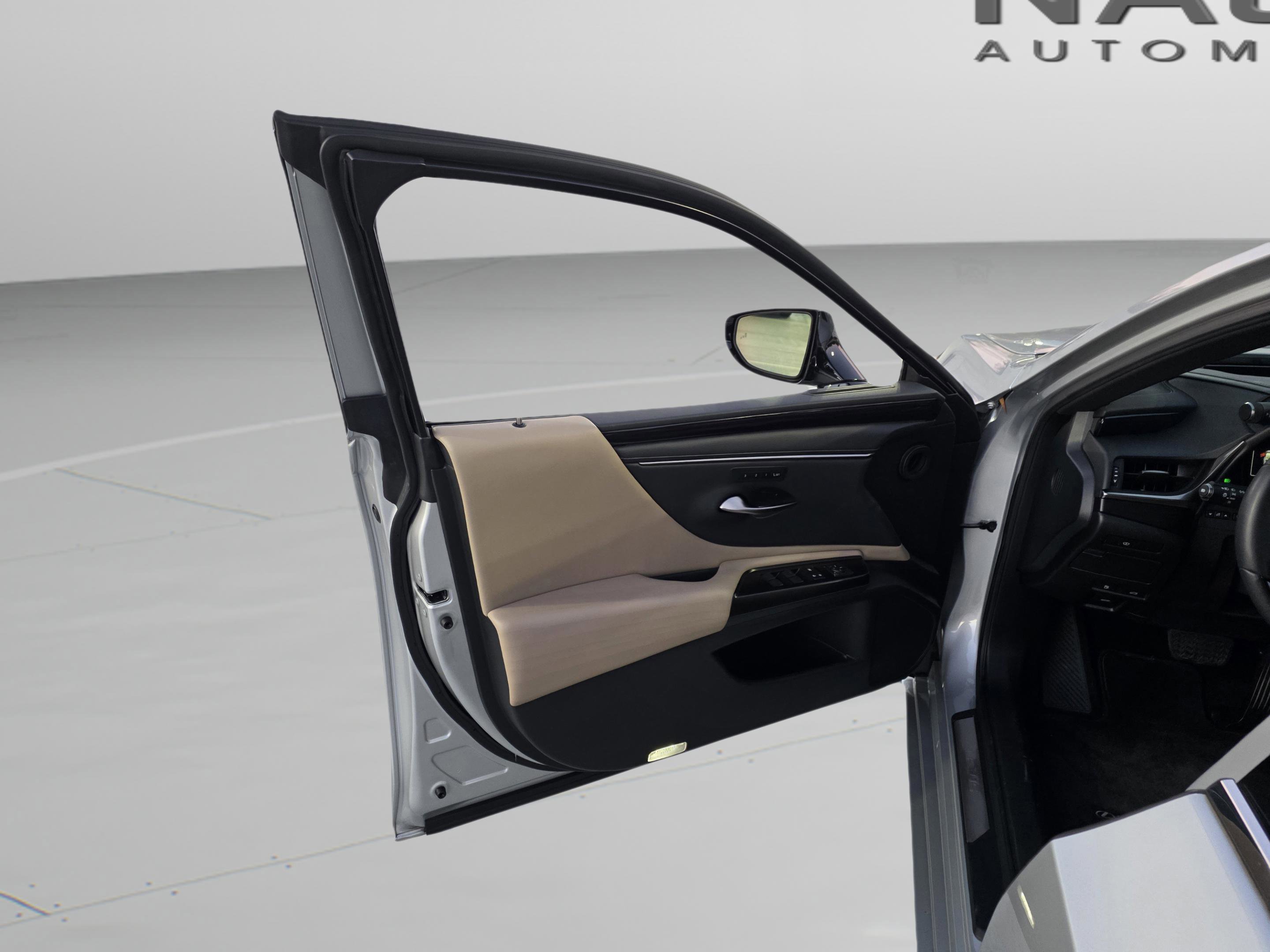 Used 2019 Lexus ES 350 image 9