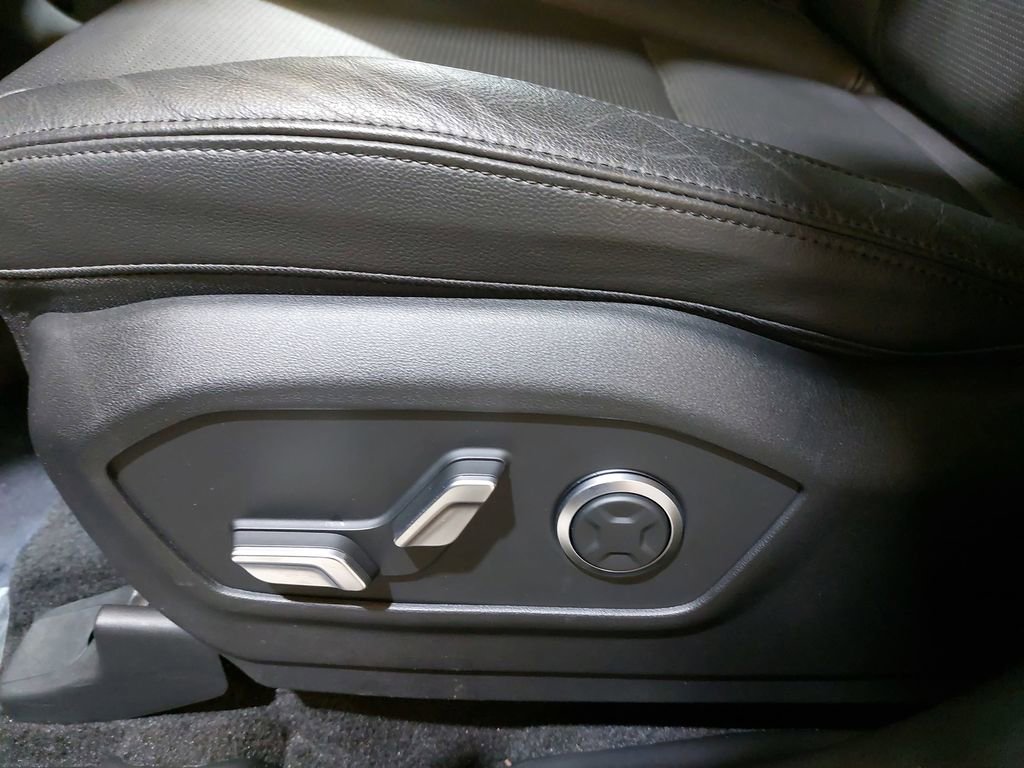 Used 2024 Hyundai Santa Fe Limited image 30