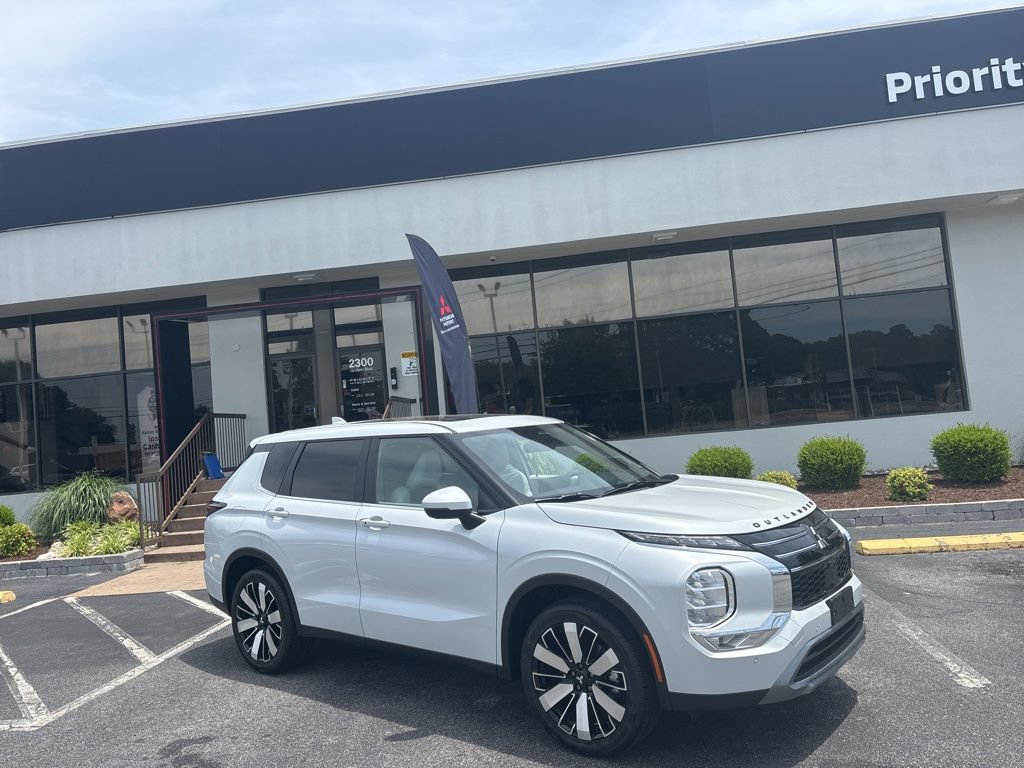 New 2026 Mitsubishi Outlander SE FWD image 1