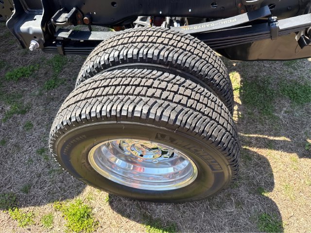 New 2026 Ford F350 XL w/ XL Chrome Package AWD/4WD image 17