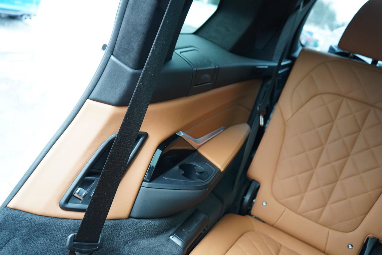 Used 2025 BMW X7 xDrive40i w/ M Sport Package image 75