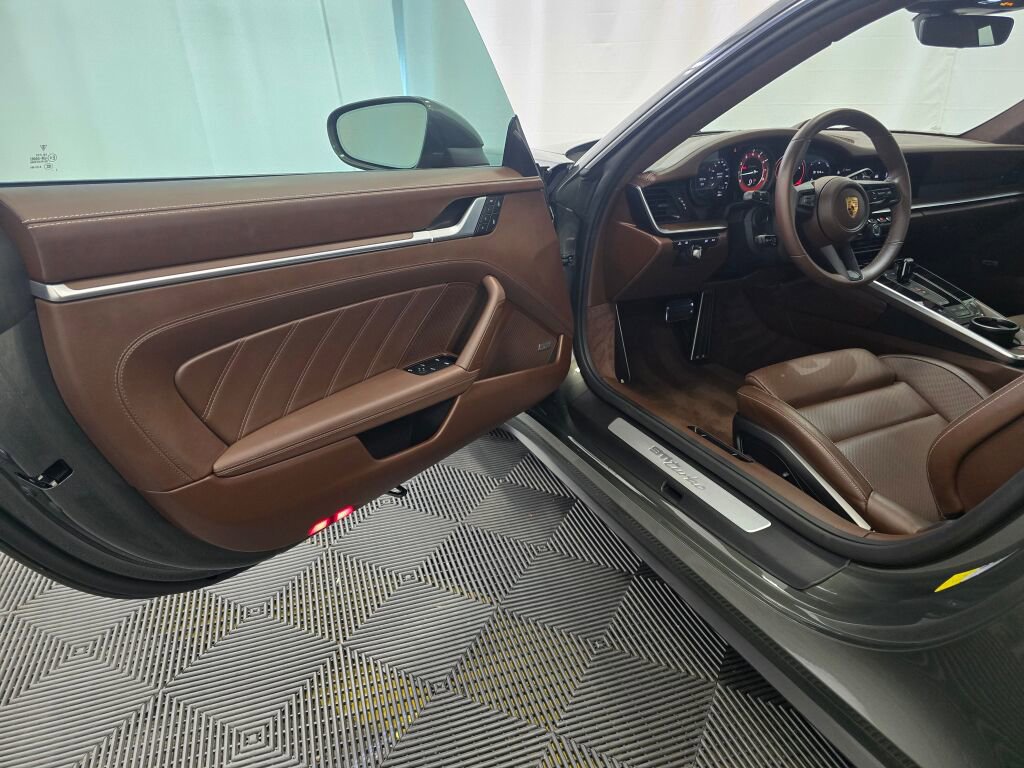 Certified 2022 Porsche 911 Turbo image 32