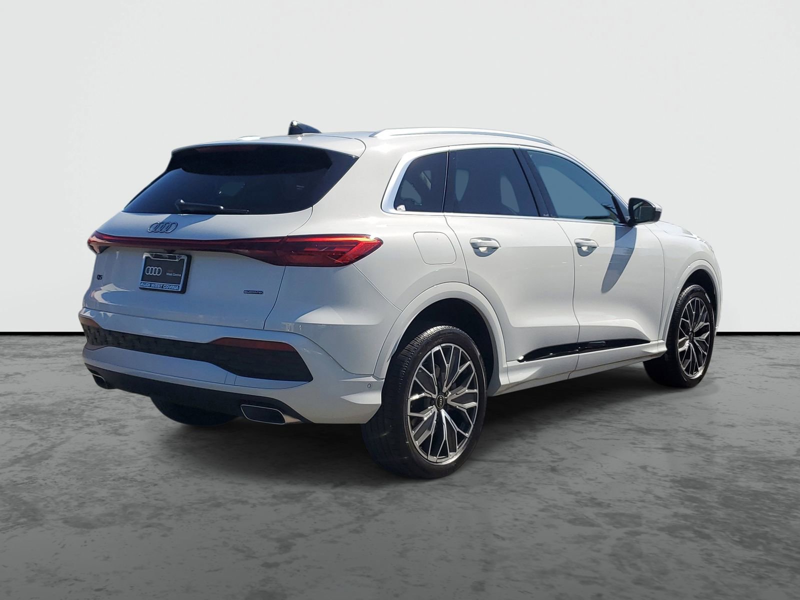 Used 2025 Audi Q5 Premium Plus w/ Premium Plus image 4