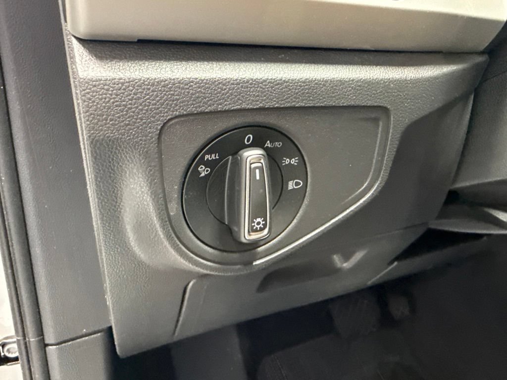 Used 2021 Volkswagen Atlas Cross Sport SE AWD/4WD image 22