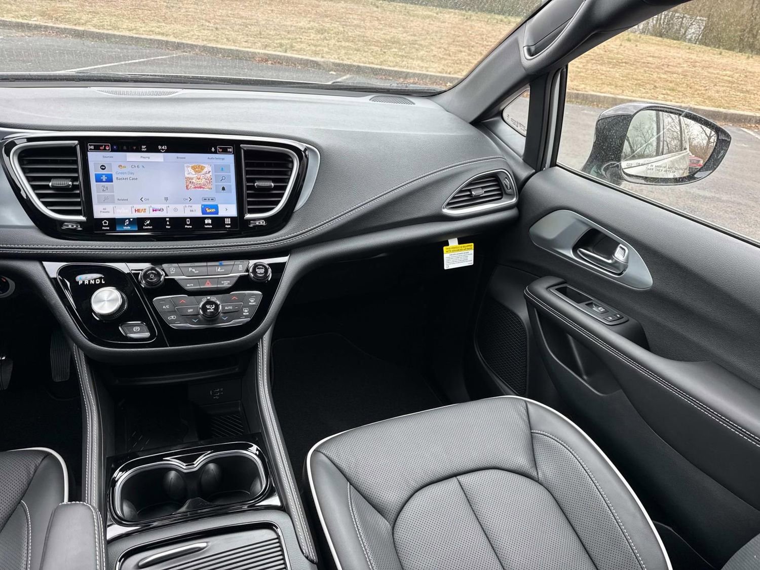 New 2026 Chrysler Pacifica Limited FWD image 23
