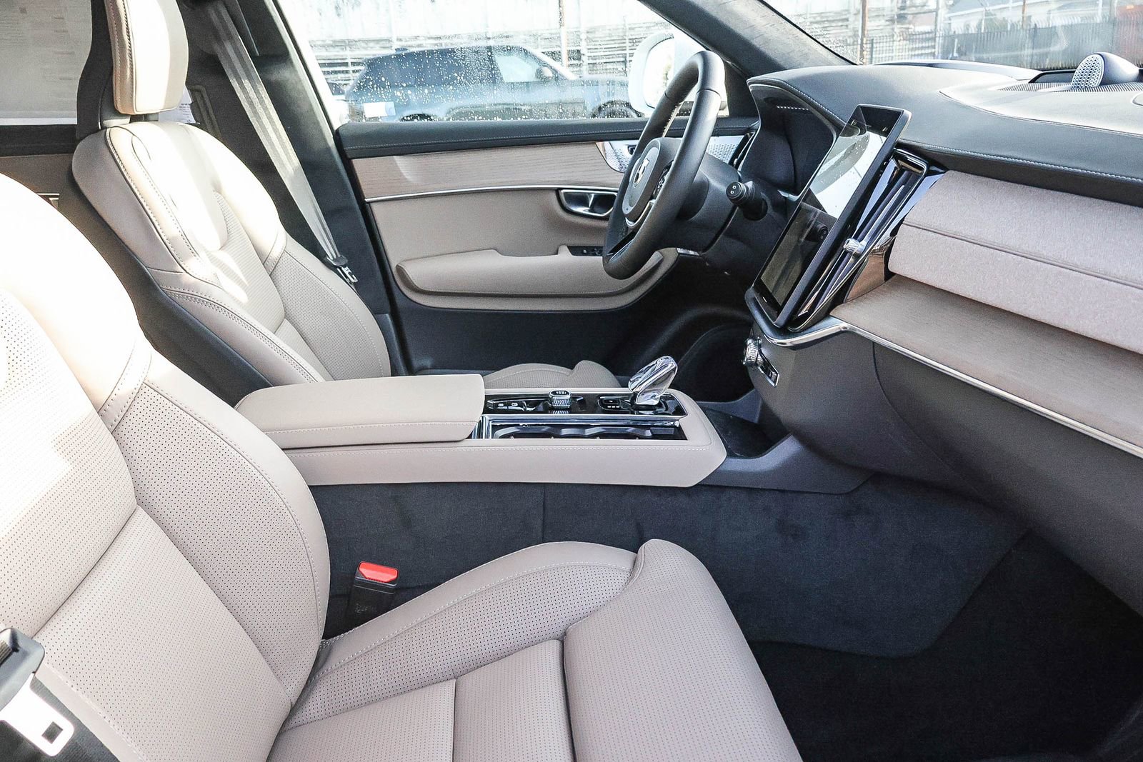 New 2026 Volvo XC90 T8 Ultra w/ Lounge Package image 16