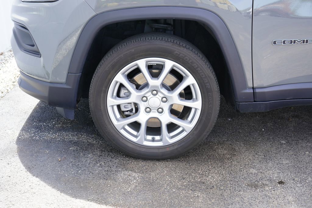 Used 2023 Jeep Compass Latitude AWD/4WD image 6