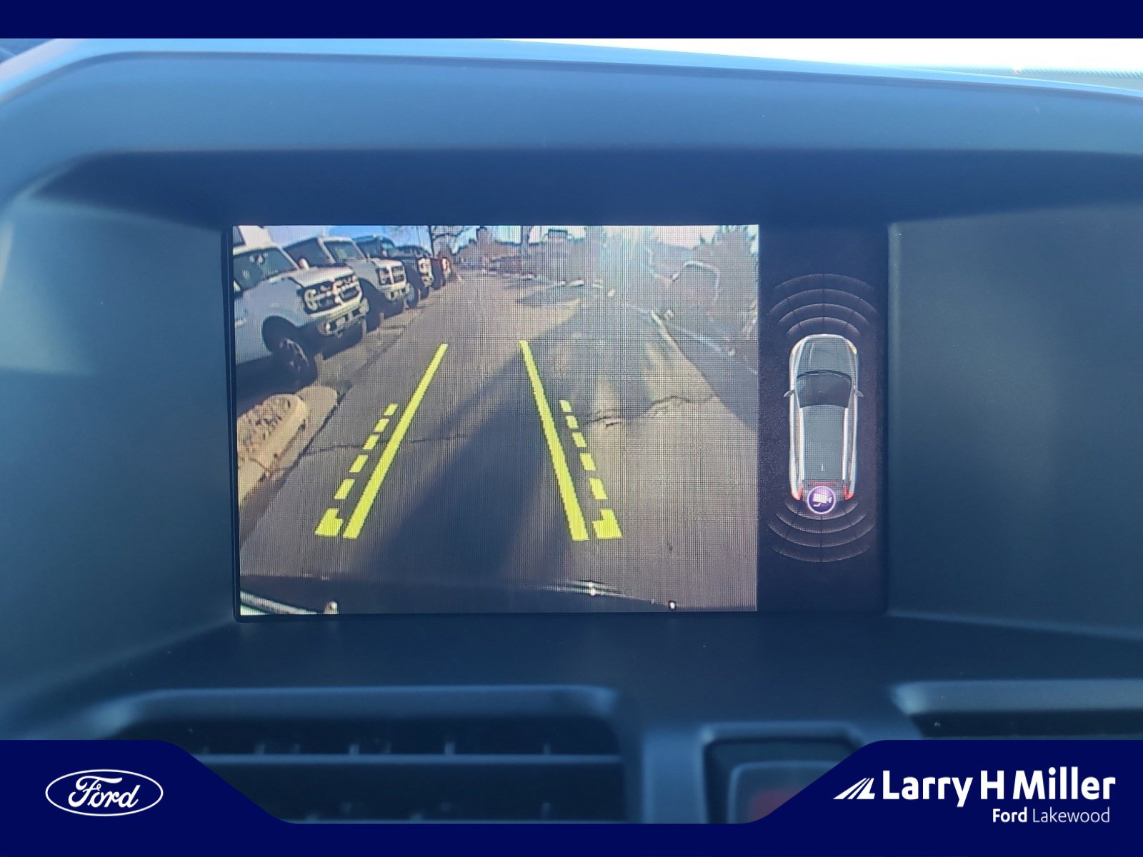 Used 2017 Volvo XC60 T5 Dynamic w/ Preferred Option Package image 28