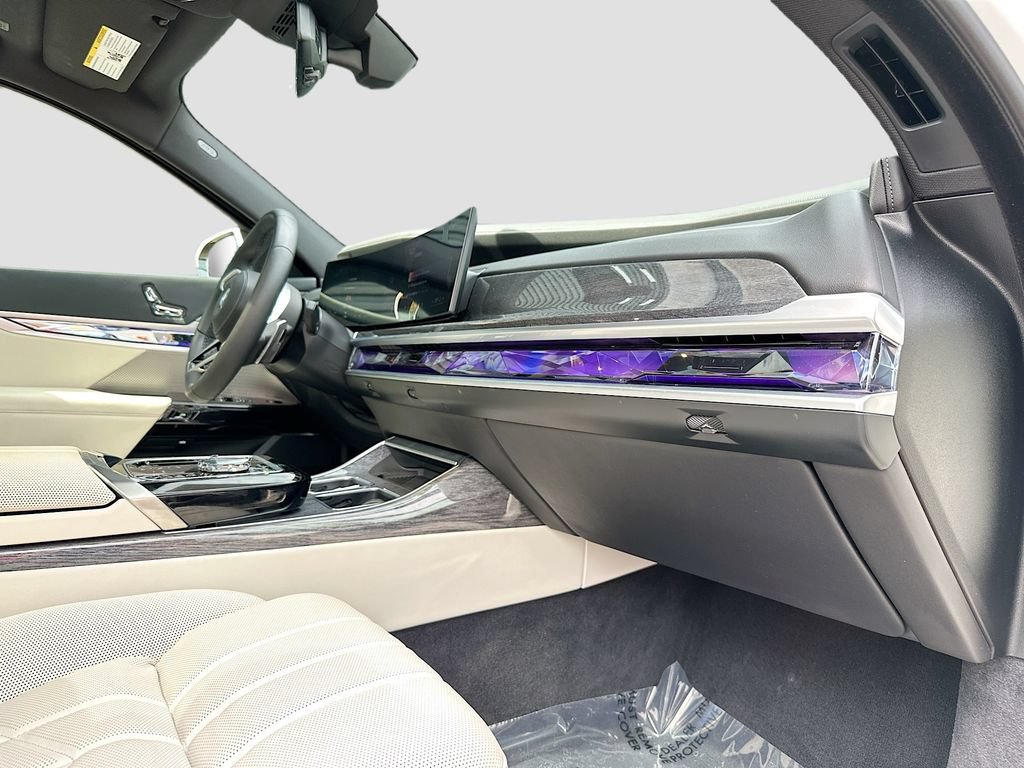 Used 2023 BMW 740i RWD image 31