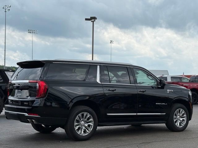 Used 2025 GMC Yukon XL Denali AWD/4WD image 46