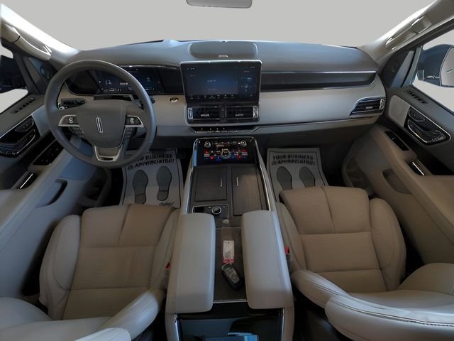 Used 2023 Lincoln Navigator Reserve image 8