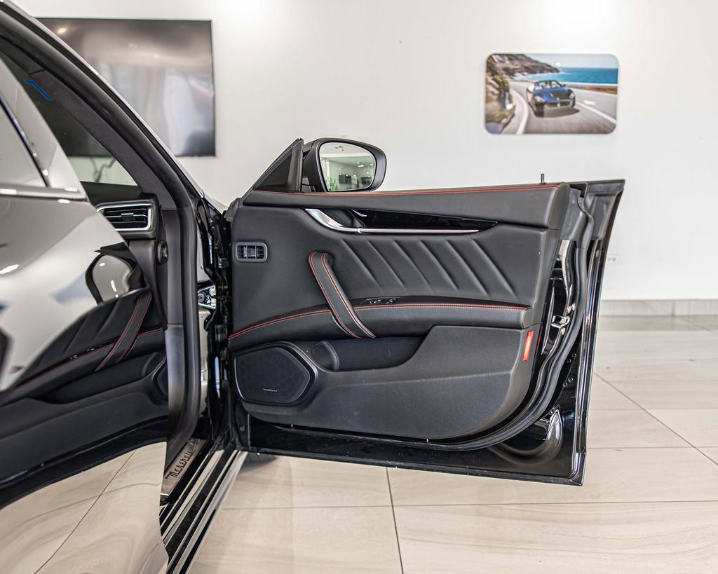 Used 2021 Maserati Ghibli RWD image 43