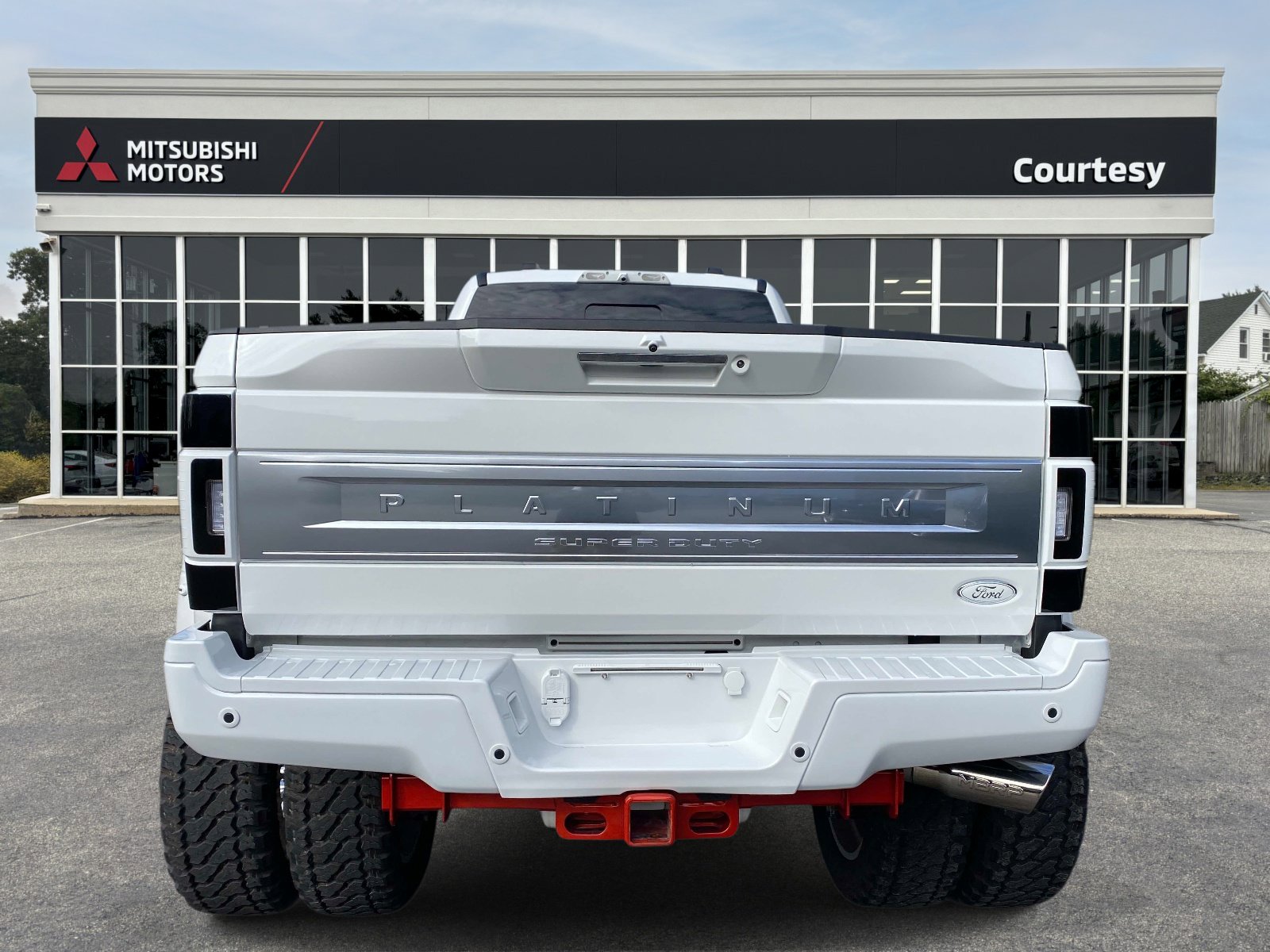 Used 2022 Ford F450 Platinum w/ FX4 Off-Road Package image 4