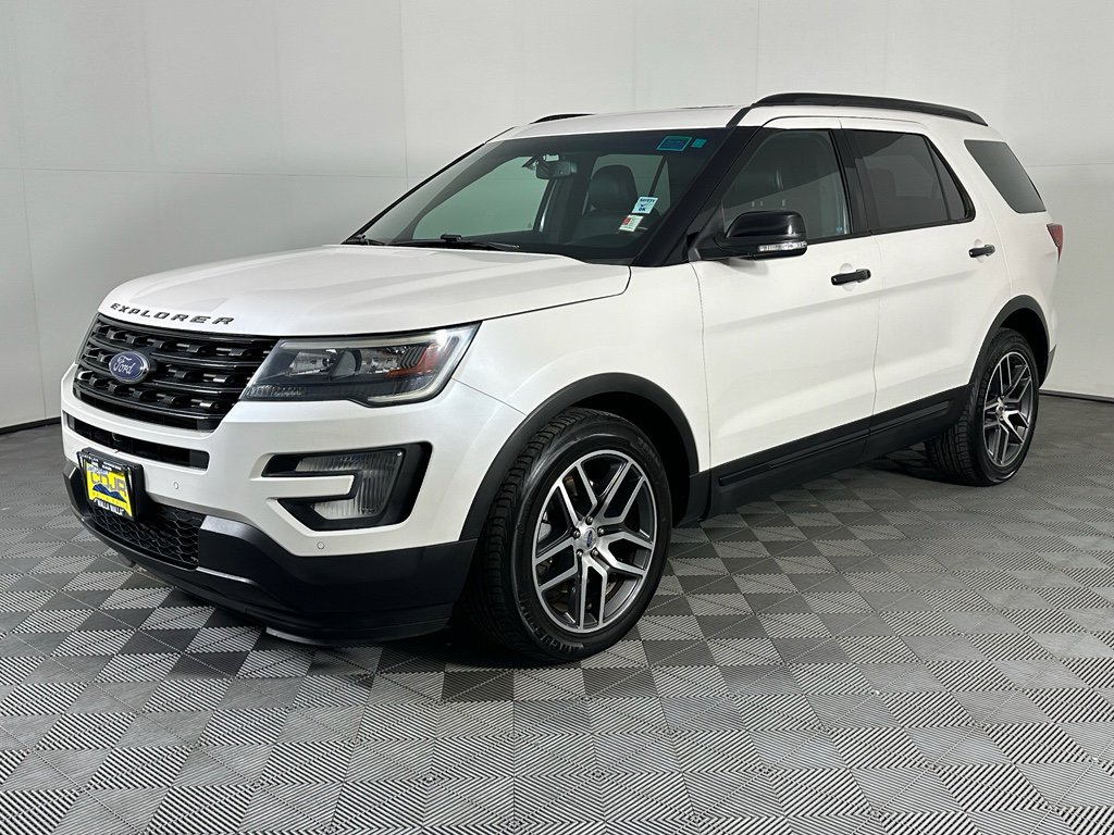Used 2017 Ford Explorer Sport w/ Equipment Group 401A image 4